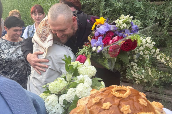 Захисник із Черкащини повернувся додому після майже трьох років полону в Чечні