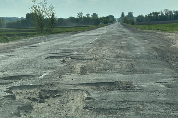 Нардеп закликав відремонтувати «Місячну дорогу» після поїздки Черкащиною
