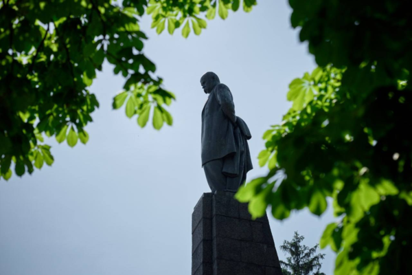 У Каневі на Тарасовій горі вшанували пам’ять Шевченка до 165-ї річниці перепоховання