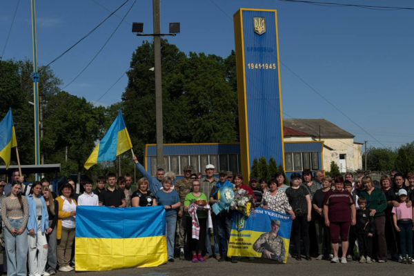 На Черкащині зустріли воїна, який повернувся з російського полону додому