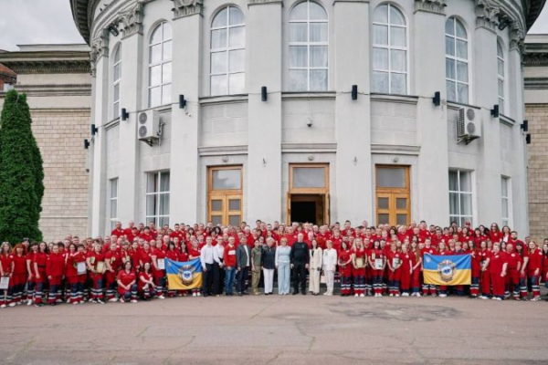 На Черкащині працівникам «швидкої» вручили відзнаки до професійного свята