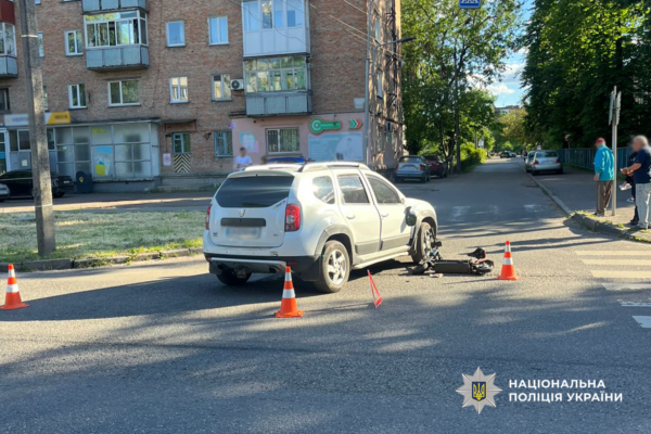 На перехресті в Черкасах автомобіль збив 62-річного водія електросамоката (ФОТО)