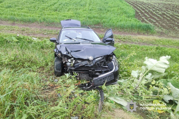 На Уманщині водійка під час обгону виїхала на зустрічну смугу: Загинув пасажир, трьох жінок госпіталізували (ФОТО)