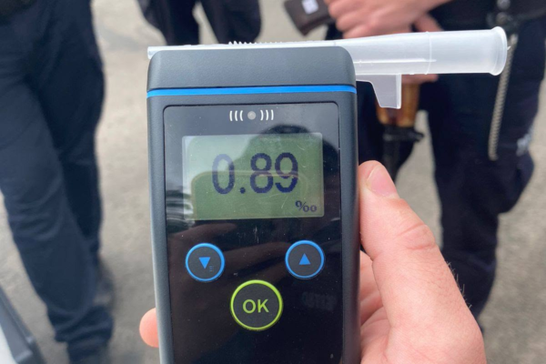 У Черкасах патрульні спіймали п’яного водія мопеда, який порушував ПДР та їздив містом без прав