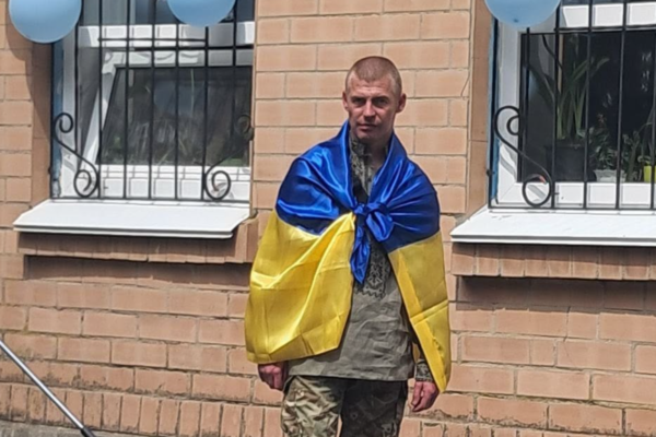 На Черкащині з благодійним концертом зустріли захисника, який повернувся з російського полону