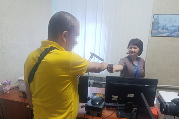 Рік і чотири місяці в неволі: У Смілі захиснику, який повернувся з полону безкоштовно і швидко поновили паспорт