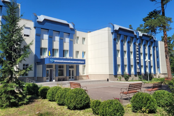 Черкаський кардіоцентр отримав обладнання, яке допомагає рятувати життя під час зупинки серця