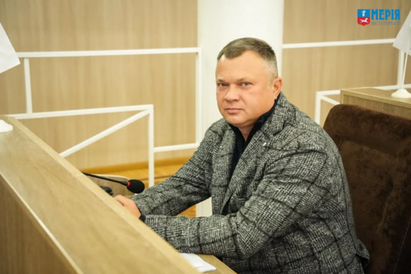 У Черкасах склав мандат депутат, який понад 16 років працював у міськраді