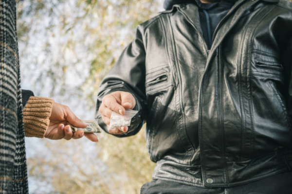 За продаж МДМА, амфетаміну та PVP житель Черкас отримав дев’ять років тюрми