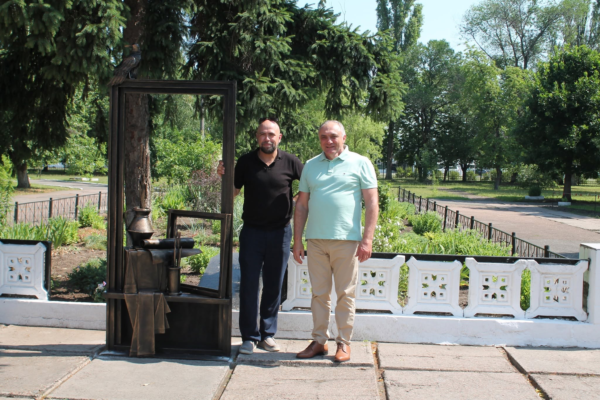 У Черкасах з’явився новий арт-об’єкт біля одного з коледжів (ФОТО)