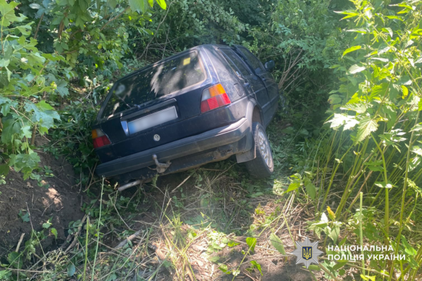Поблизу Сміли зіткнулися дві автівки та вилетіли у кювет: Є травмований