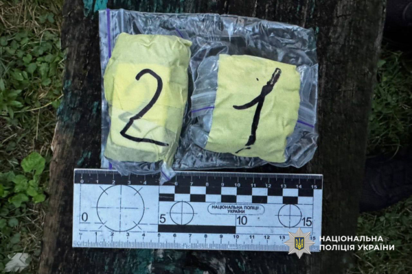 У Черкасах затримали 16-річного юнака з майже пів сотнею «закладок» психотропів