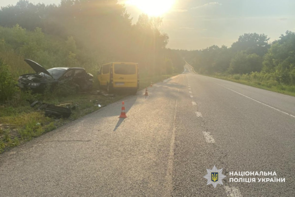 Біля Сміли п’яний водій вилетів на зустрічну та врізався в інше авто: Четверо людей у лікарні (ФОТО)