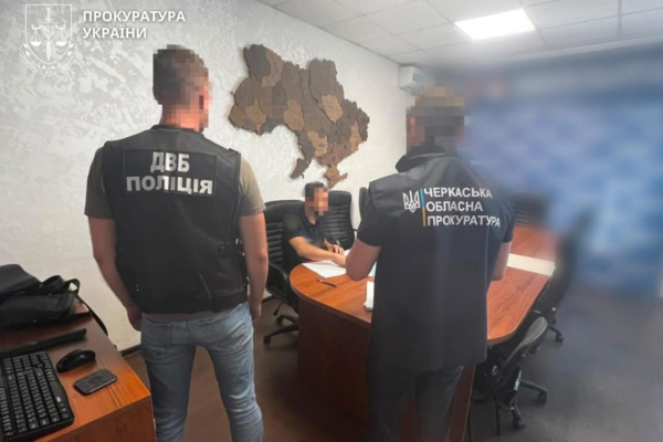 Начальника відділу черкаського університету підозрюють у привласненні 15 ноутбуків