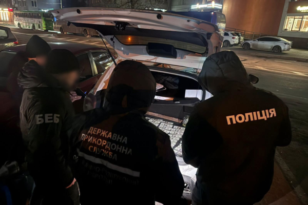 Черкащанина судитимуть за продаж авто, які він ввозив під виглядом гуманітарної допомоги