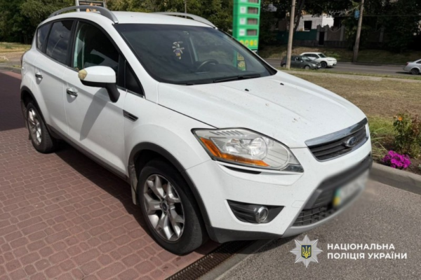 У Черкасах госпіталізували жінку, яку водій Ford збив на АЗС