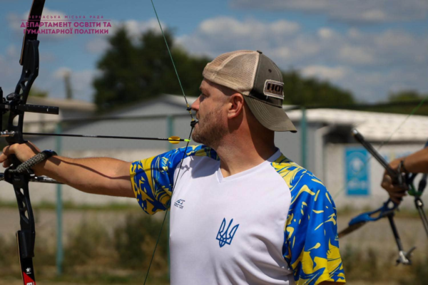 Спортсмен-ветеран із Черкас виборов друге місце на всеукраїнському турнірі зі стрільби з лука