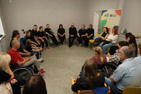 Коли сцена стає дзеркалом душі: у Каневі презентували інклюзивний проєкт «РІВНІ: Театр без бар’єрів»