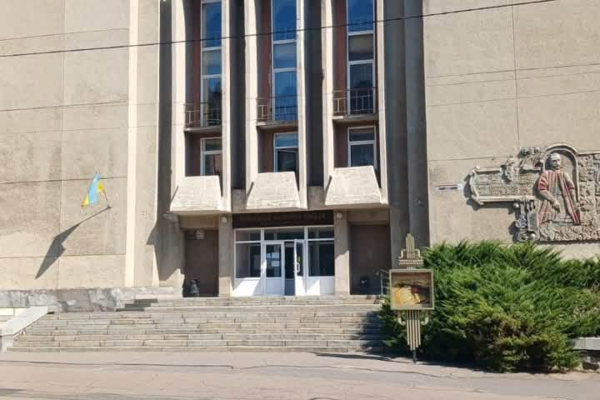 У Черкаському музичному коледжі виявили недоліки з безбар’єрністю