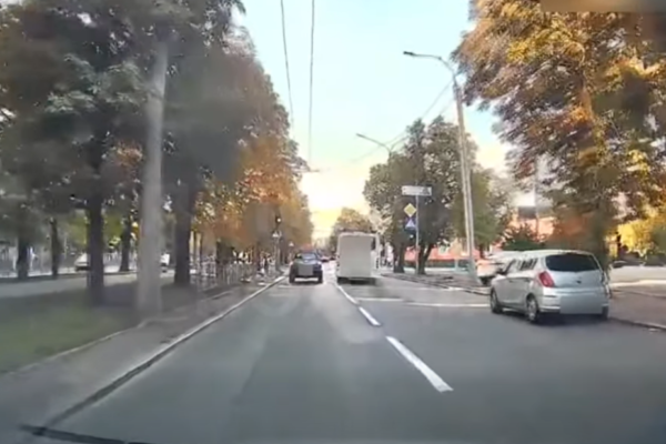 У Черкасах водія автобуса оштрафували за проїзд на червоне