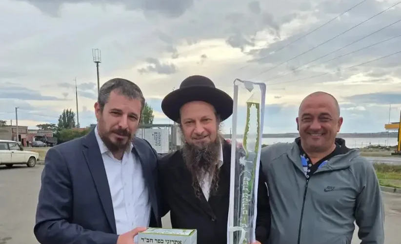 Official website, Chabad/ via Walla