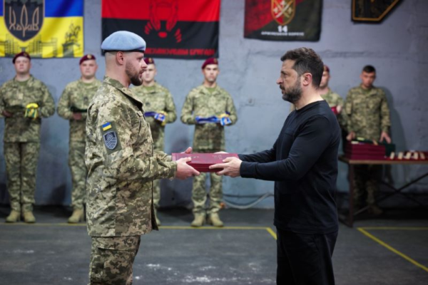 Військовому зі Сміли вручили «Золоту Зірку» Героя України