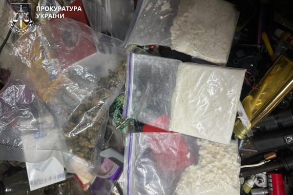 У Черкасах затримали чоловіка, який зберігав амфетамін для продажу