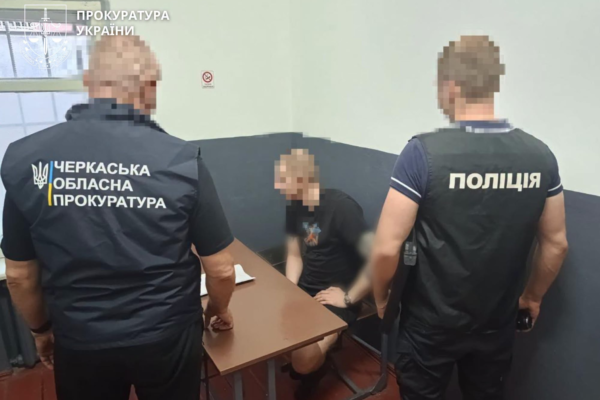 Трьох ув’язнених на Черкащині судитимуть за вимагання та поширення злочинного впливу в СІЗО