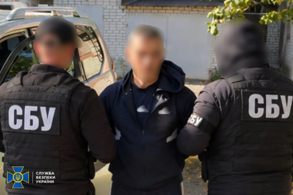 До 150 тис. грн щомісяця: На Черкащині затримали посадовця «Укрзалізниці», який вимагав гроші від машиністів